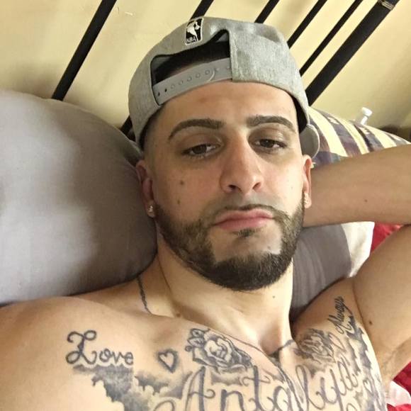 Meet your Posher, Travis - Picture 1 of 1